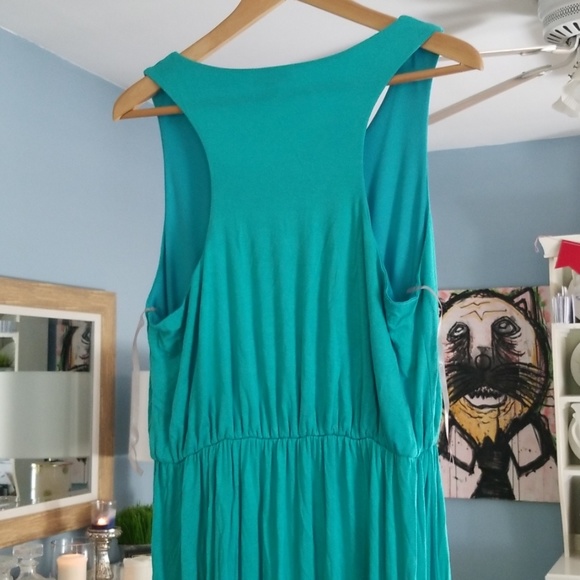 Raceback dress - Picture 3 of 3